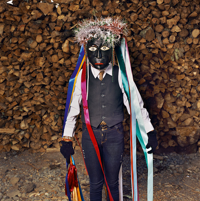 Negrito with Lacquered Mask and Ribbons, Corupo (2017) © Phyllis Galembo. Courtesy of the artist.